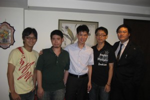彥霖、小新、我、振維和熊 2010/7/15於台北市上園食府